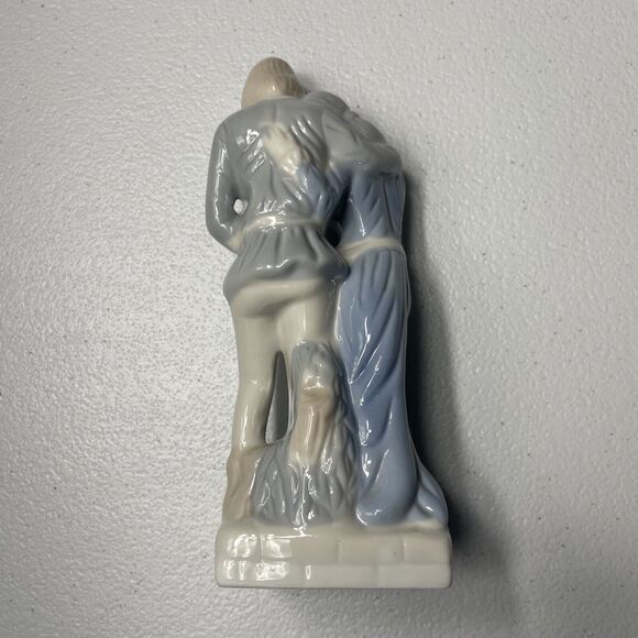 Loving Couple Figurine Statue Boy and Girl Porcelain Romantic Marked D Letter - Picture 3 of 10